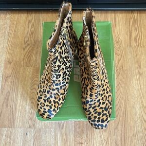Earth Sparta leopard boots size 7.5
